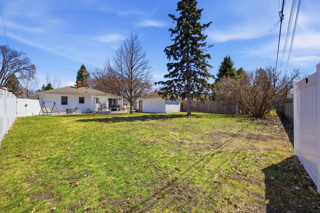 2105 6th Street S, Moorhead, MN 56560
