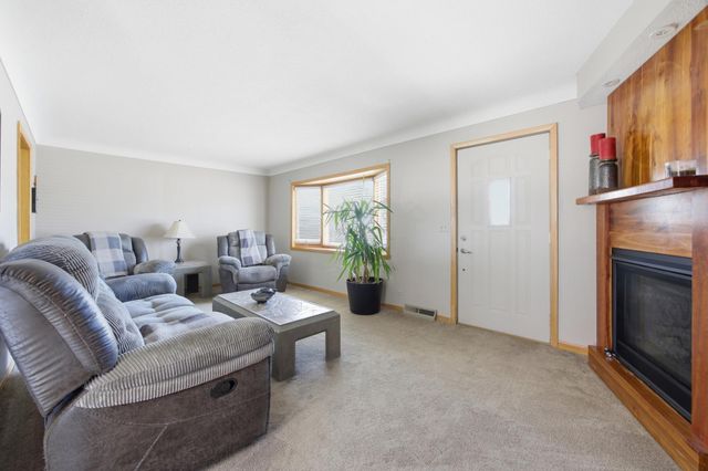 2105 6th Street S, Moorhead, MN 56560