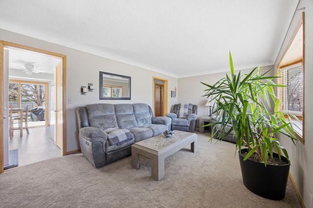 2105 6th Street S, Moorhead, MN 56560