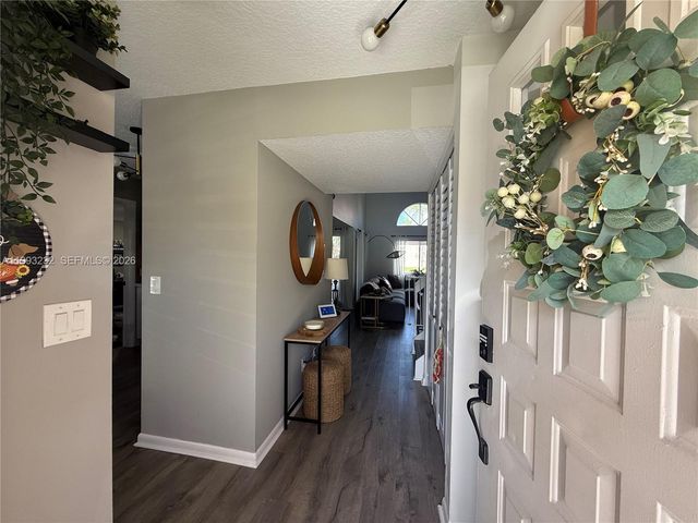 1054 SE 6th Ct, Dania Beach, FL 33004