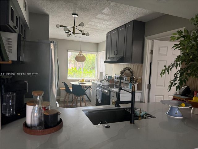 1054 SE 6th Ct, Dania Beach, FL 33004