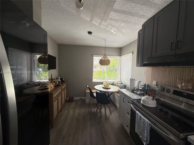 1054 SE 6th Ct, Dania Beach, FL 33004