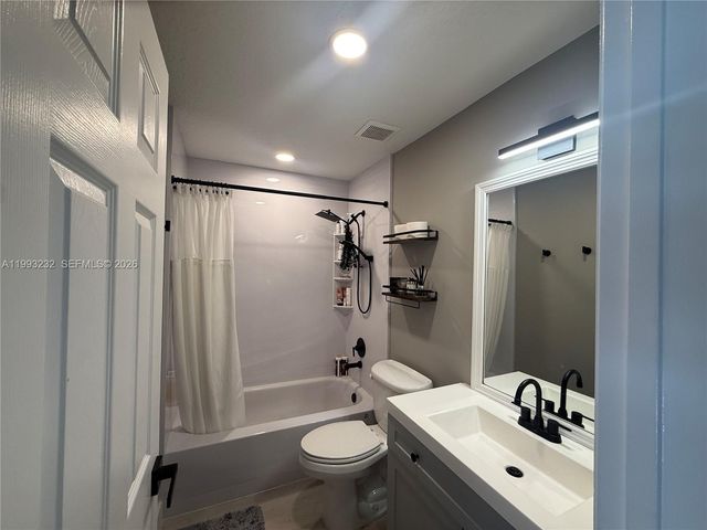 1054 SE 6th Ct, Dania Beach, FL 33004