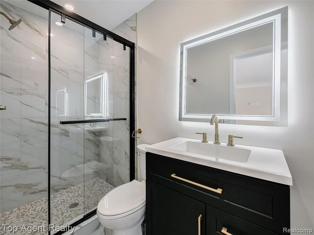 20580 21 Mile Road, Macomb, MI 48044