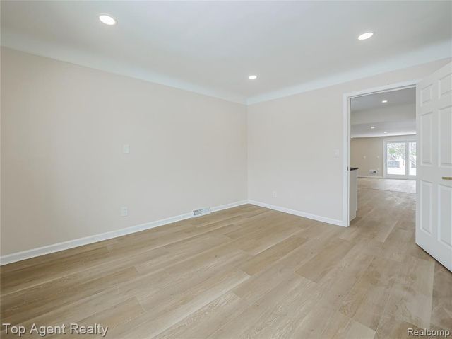 20580 21 Mile Road, Macomb, MI 48044