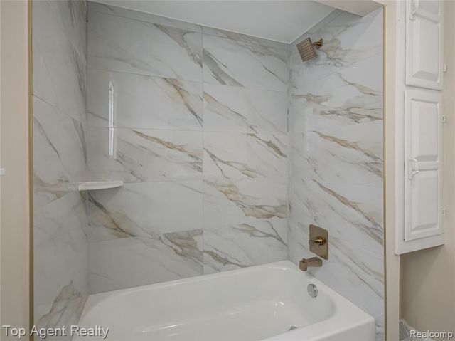 20580 21 Mile Road, Macomb, MI 48044