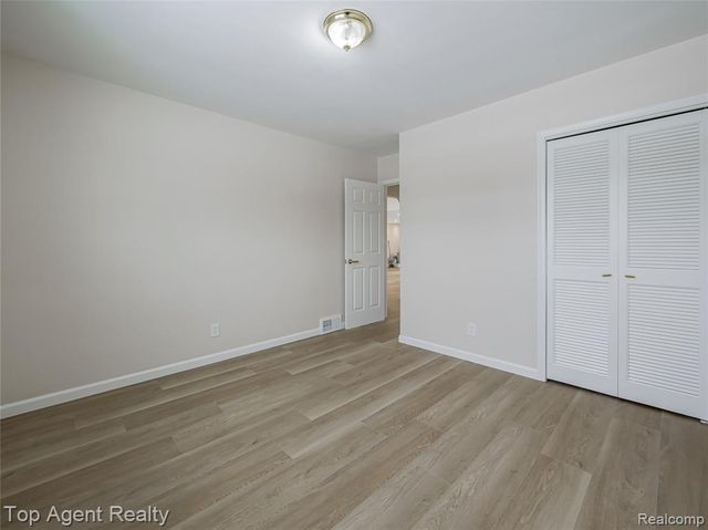 20580 21 Mile Road, Macomb, MI 48044