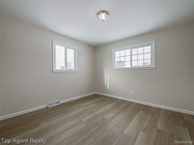 20580 21 Mile Road, Macomb, MI 48044