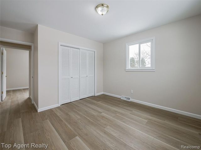 20580 21 Mile Road, Macomb, MI 48044