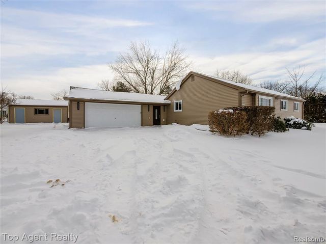 20580 21 Mile Road, Macomb, MI 48044