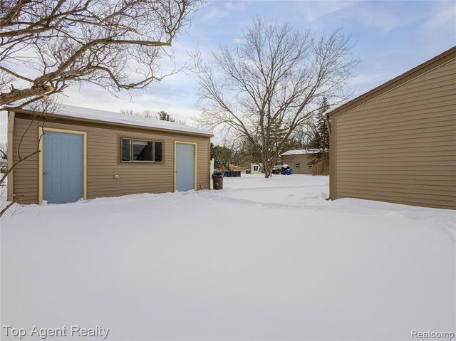 20580 21 Mile Road, Macomb, MI 48044