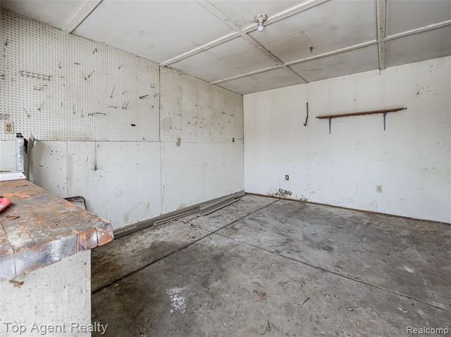 20580 21 Mile Road, Macomb, MI 48044