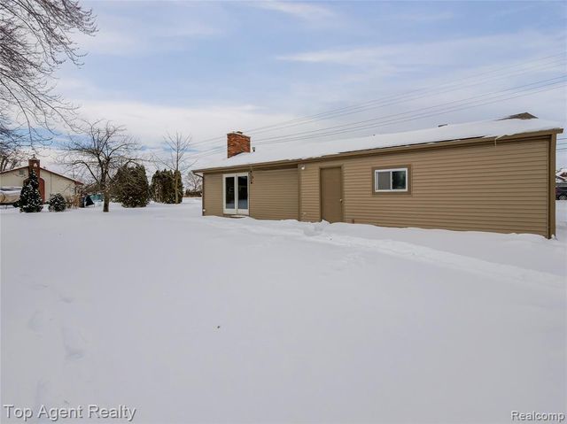 20580 21 Mile Road, Macomb, MI 48044