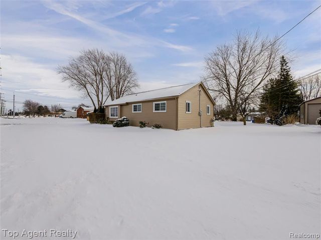 20580 21 Mile Road, Macomb, MI 48044