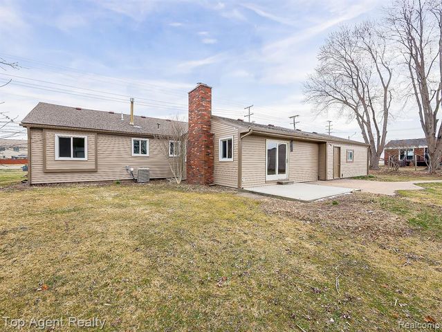 20580 21 Mile Road, Macomb, MI 48044