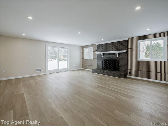 20580 21 Mile Road, Macomb, MI 48044