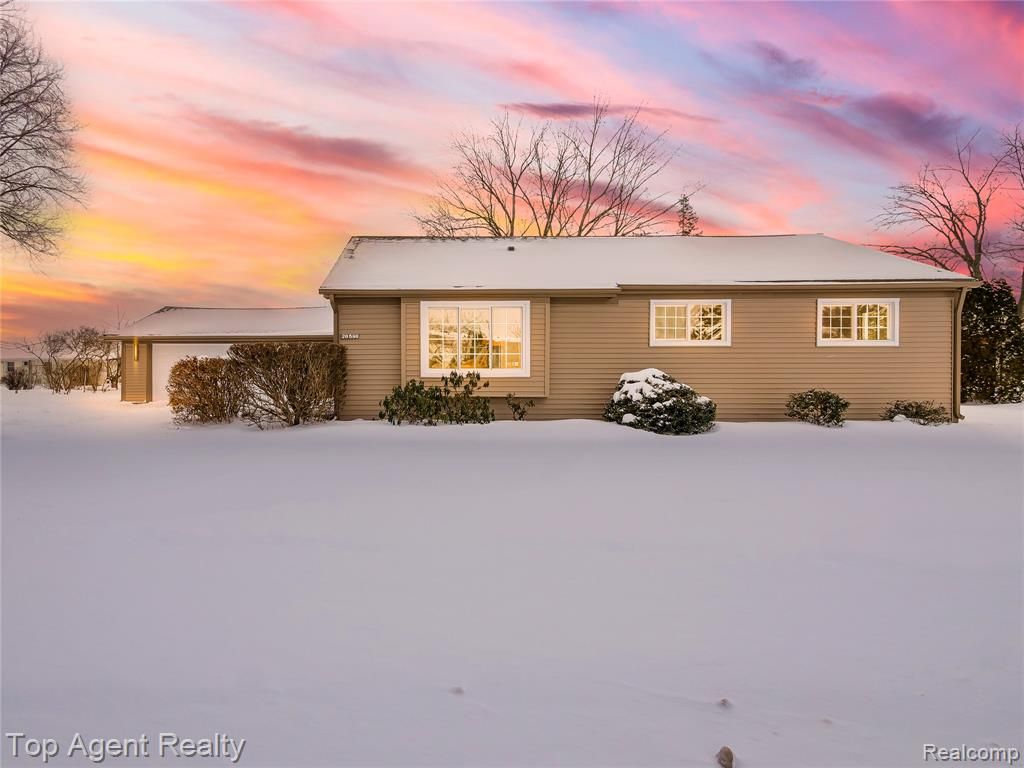 20580 21 Mile Road, Macomb, MI 48044