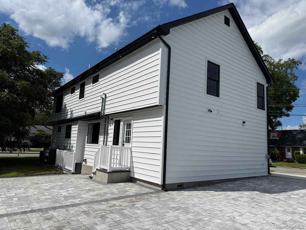 438 Von Elm Avenue, East Meadow, NY 11554 — photo 3