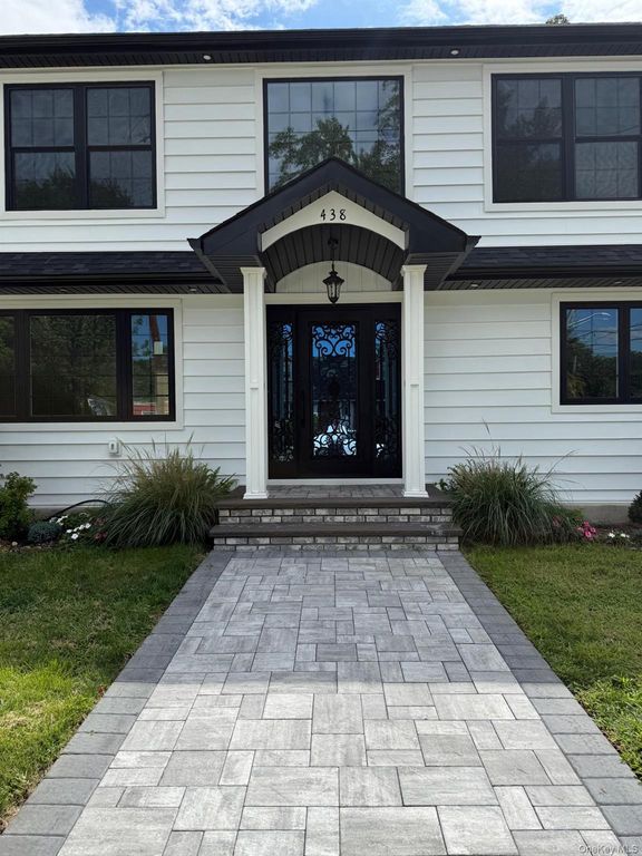 438 Von Elm Avenue, East Meadow, NY 11554 — photo 5