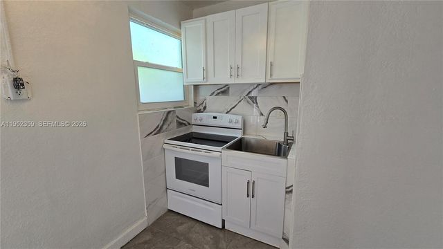 9680 NW 19th Place, Sunrise, FL 33322
