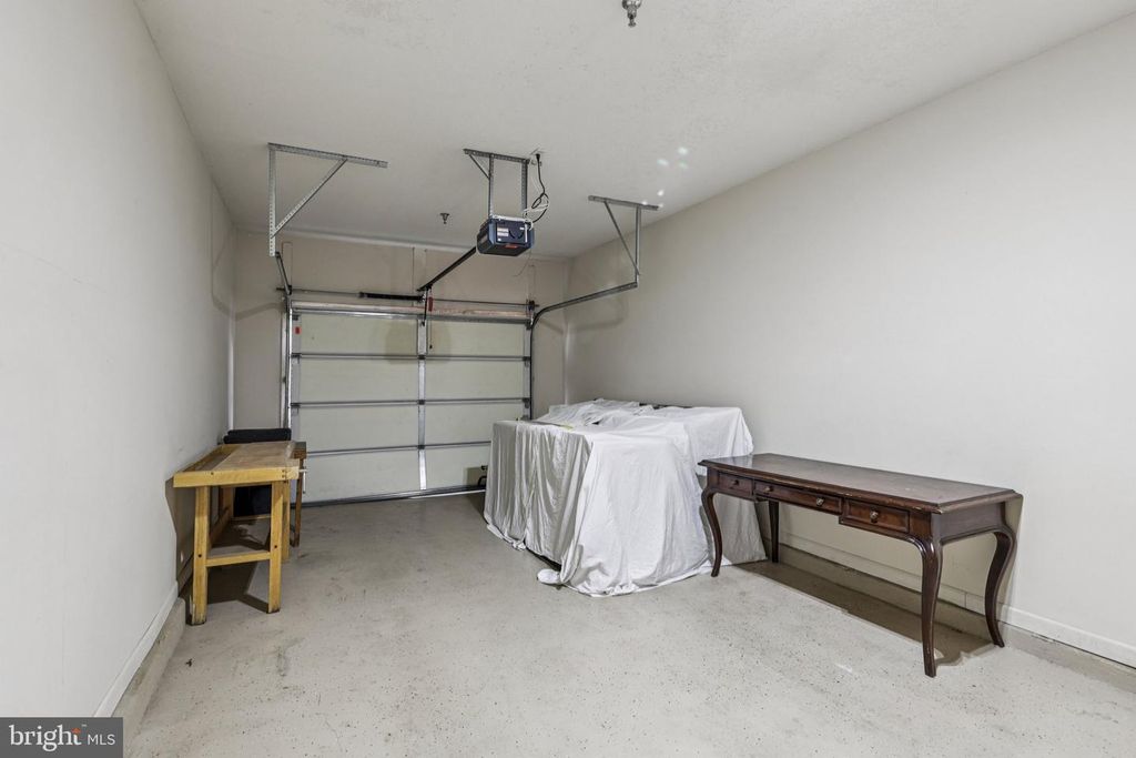 Image 24 of property listing at 504 SUNSET VIEW TER SE #104, Leesburg, VA 20175