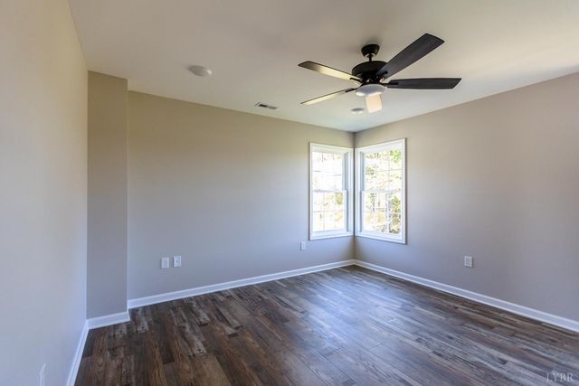 413 North Avenue, Appomattox, VA 24522