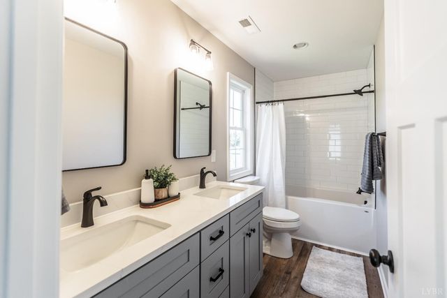 413 North Avenue, Appomattox, VA 24522