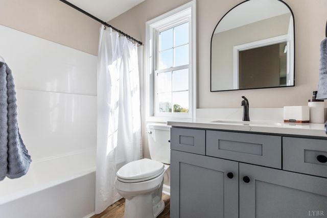 413 North Avenue, Appomattox, VA 24522