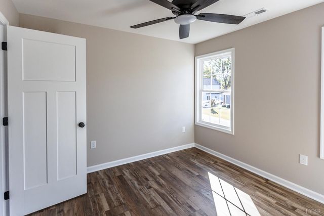 413 North Avenue, Appomattox, VA 24522