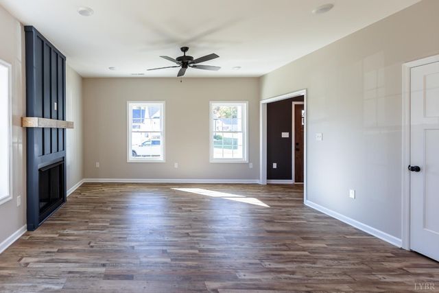 413 North Avenue, Appomattox, VA 24522