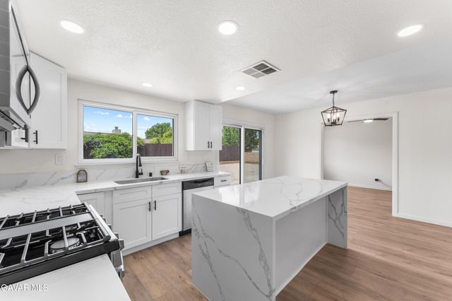 37863 17th Street, Palmdale, CA 93550