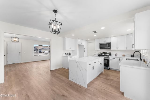 37863 17th Street, Palmdale, CA 93550