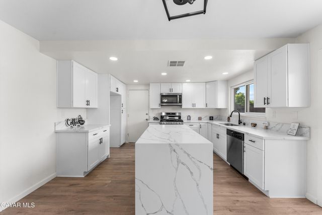 37863 17th Street, Palmdale, CA 93550