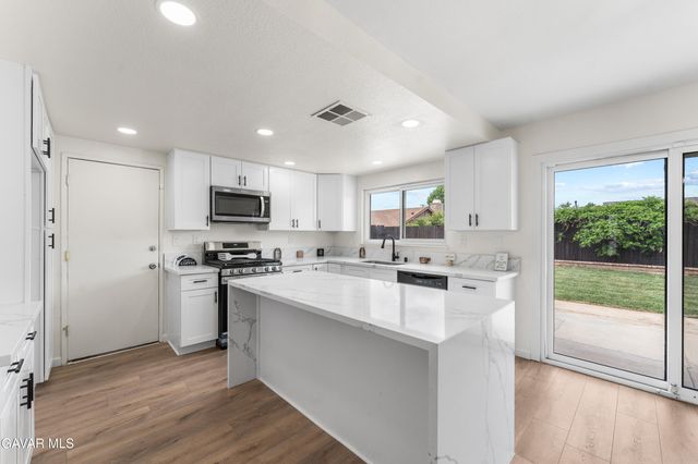 37863 17th Street, Palmdale, CA 93550