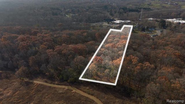 00 Collins, Oakland, MI 48306