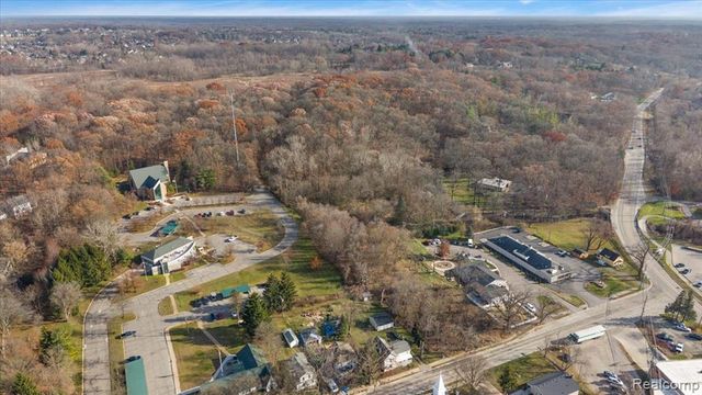 00 Collins, Oakland, MI 48306