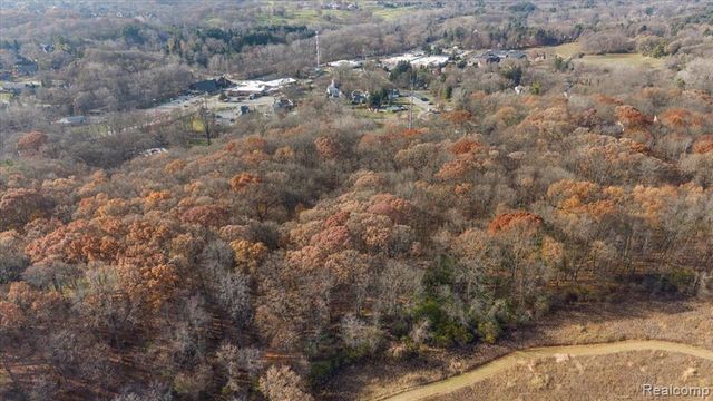 00 Collins, Oakland, MI 48306