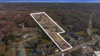 00 Collins, Oakland, MI 48306