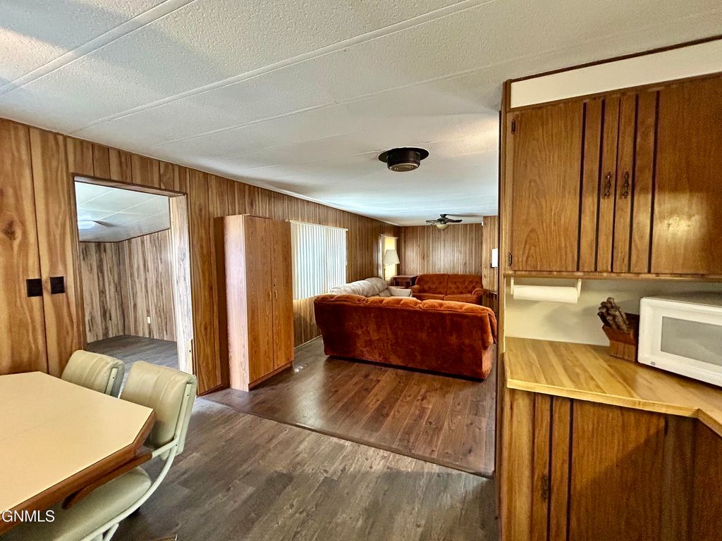 530 Becker Street, Turtle Lake, ND 58575 photo 13