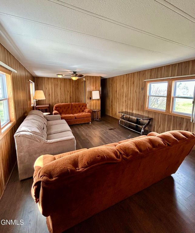 530 Becker Street, Turtle Lake, ND 58575 photo 14