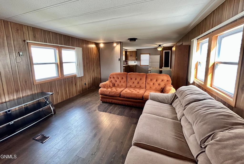 530 Becker Street, Turtle Lake, ND 58575 photo 15