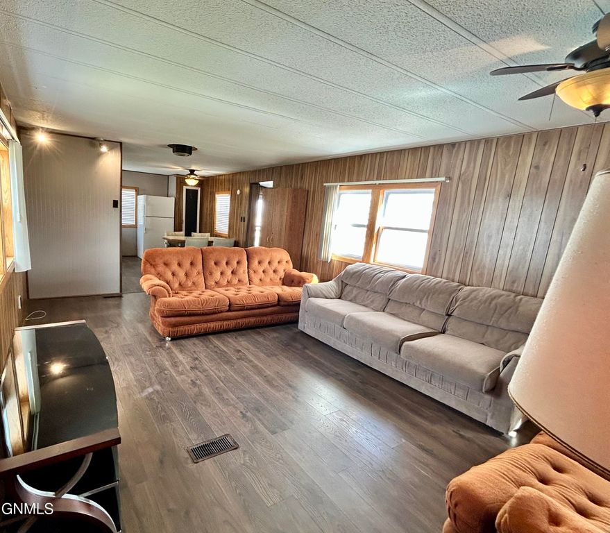 530 Becker Street, Turtle Lake, ND 58575 photo 17