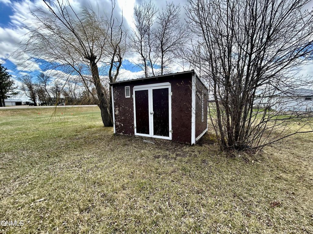 530 Becker Street, Turtle Lake, ND 58575 photo 40