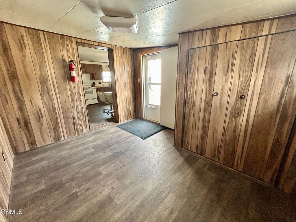 530 Becker Street, Turtle Lake, ND 58575 photo 5