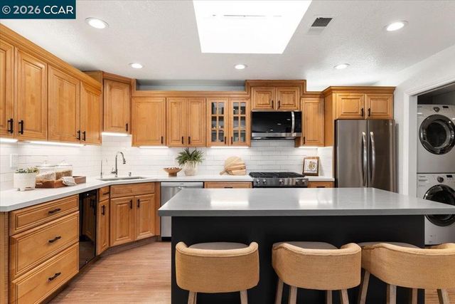 4175 Pickwick Dr, Concord, CA 94521