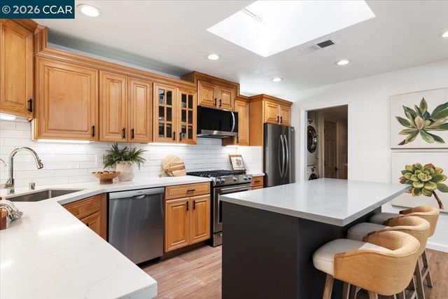 4175 Pickwick Dr, Concord, CA 94521