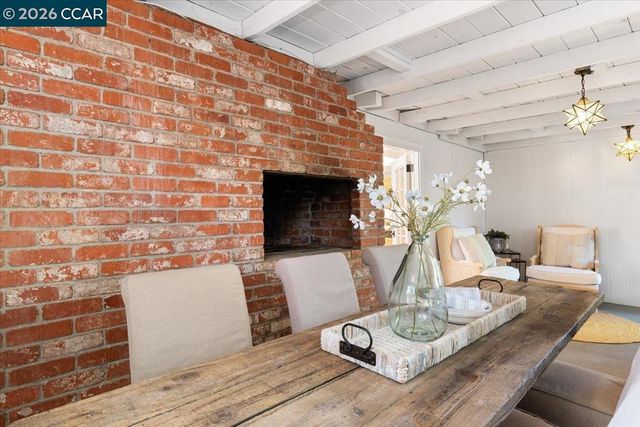 4175 Pickwick Dr, Concord, CA 94521