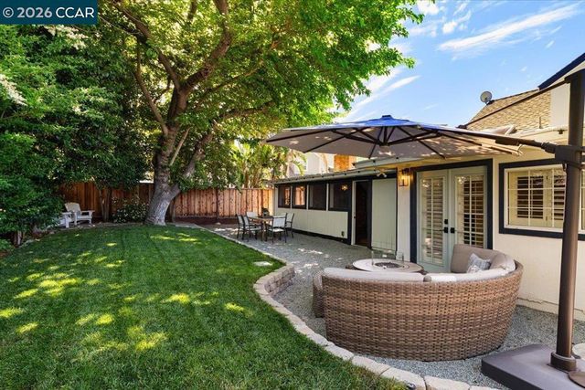 4175 Pickwick Dr, Concord, CA 94521