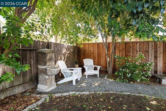 4175 Pickwick Dr, Concord, CA 94521