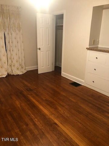 102 Woodland Drive, Johnson City, TN 37601